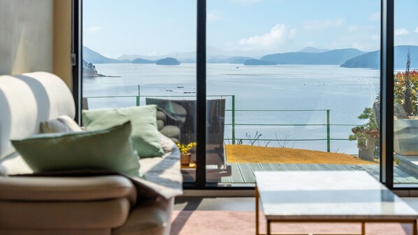 Exterior - Geojedo Raonhiljo Pollvilla Pension (Geoje)