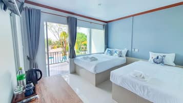 Habitación estándar, vistas a la piscina | 1 dormitorio y wifi gratis