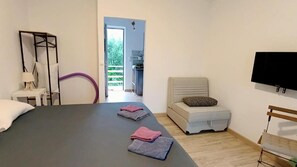 Comfort Apartment, Air conditioning, Mountain View | 1 bedroom, pillowtop beds, individually decorated
