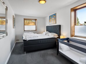 4 bedrooms, WiFi