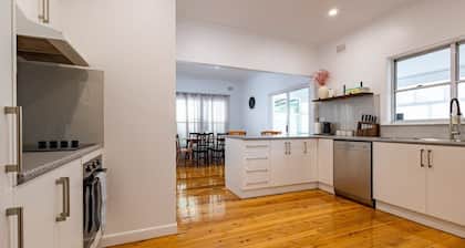 Crown Comforts - Family Escape, Firepit