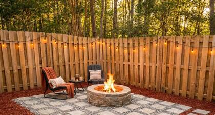 Quiet, Pet Friendly Townhome - 2 Kings/1 Queen, Fire Pit, close to downtown