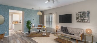 Quiet, Pet Friendly Townhome - 2 Kings/1 Queen, Fire Pit, close to downtown 