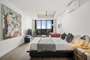 1 habitación, tabla de planchar con plancha, wifi y ropa de cama 