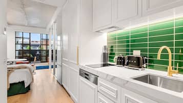 Fridge, microwave, oven, stovetop