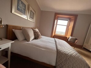 Deluxe Double Room, Sea View | Soundproofing, iron/ironing board, free WiFi, bed sheets - Morven House  (Carnoustie)