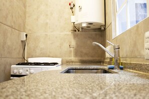 Fridge, microwave, oven, stovetop - Amplio Departamento en el Barrio de Recoleta (Buenos Aires)