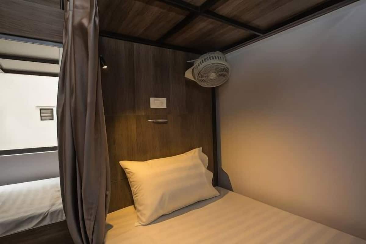 WiFi (free), bed sheets