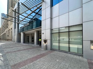 المنشأة من الخارج