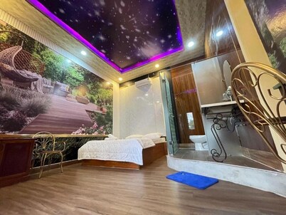 Hoang Gia Hotel Binh Duong by Bay Luxury