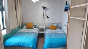 2 Schlafzimmer, Bügeleisen/Bügelbrett, Bettwäsche