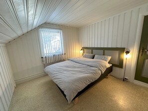 3 soverom, strykejern/-brett, wi-fi (inkludert) og sengetøy