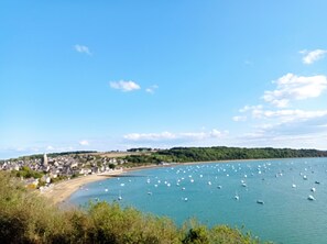 Beach - Maison Familiale, Village Typique & Classé en Bord de mer à 10 min de St Malo (Saint-Suliac)