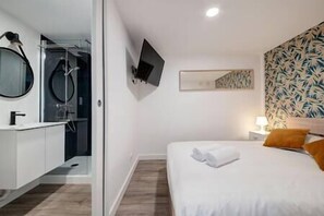 1 chambre, fer et planche à repasser, Wi-Fi, draps fournis