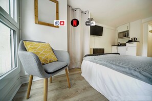1 chambre, fer et planche Ă repasser, Wi-Fi, draps fournis