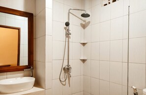 Double Room | Bathroom - Ananda's Sanur (Denpasar)