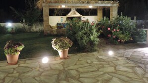 Exterior - Pelagos Rooms 10m from Gyrismata Beach (Skiros)