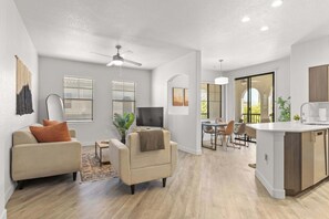 TV, offices - CozySuites Glendale by the stadium with pool! 16 (Glendale)