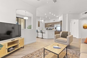 TV, offices - CozySuites Glendale by the stadium with pool! 16 (Glendale)