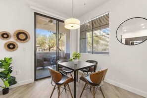 Dining - CozySuites Glendale by the stadium with pool! 17 (Glendale)