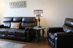 Smart TV - Charming 2-bedroom condo offering serene living with picturesque pond vistas, with a lovely pool! (North Myrtle Beach)