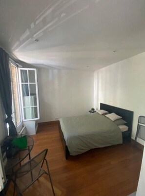 1 habitación y ropa de cama