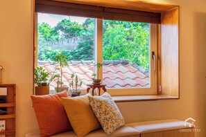 Interior - I'm Green Healing House / 4 Rooms / 3 Bathrooms (Seoul)