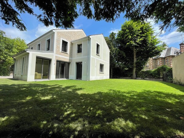 Exterior - Maison 12 Personnes 20 Mins de Paris Centre (Garches)