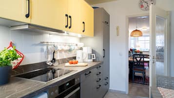 Kühlschrank, Ofen, Herdplatte, Geschirrspüler