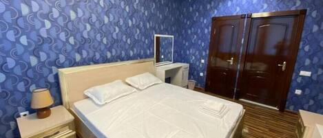 1 bedroom, WiFi, bed sheets