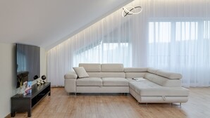 Living room - Luxury Apartment by Renters Prestige (Kraków)