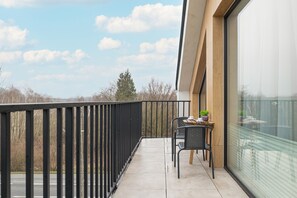 Balcony - Luxury Apartment by Renters Prestige (Kraków)