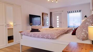 1 bedroom, travel crib, free WiFi, bed sheets