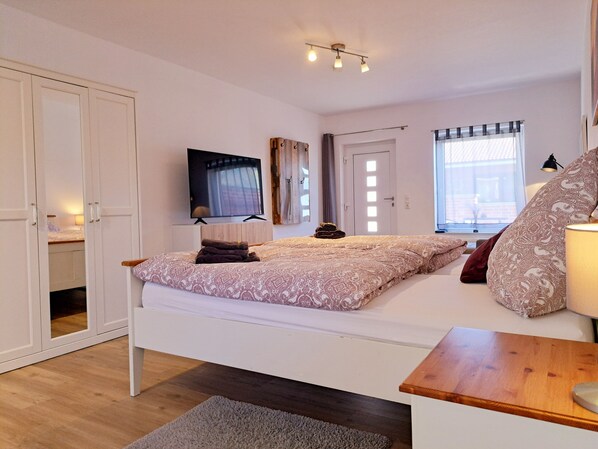 1 bedroom, travel crib, free WiFi, bed sheets