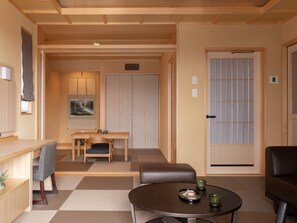 open-air bath Suite room(takarafuji-akafuji) | In-room safe, desk, free WiFi