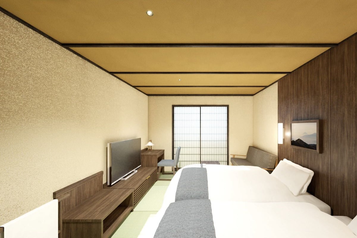 In-room safe, desk, free WiFi