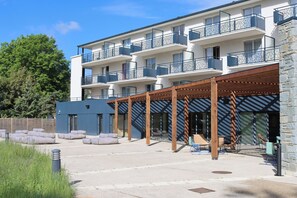 Front of property - BEST OF BOTH (Divonne-les-Bains)