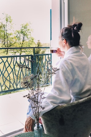 套房, 1 張特大雙人床和 1 張沙發床 | 起居區 | 平面電視、辦公室