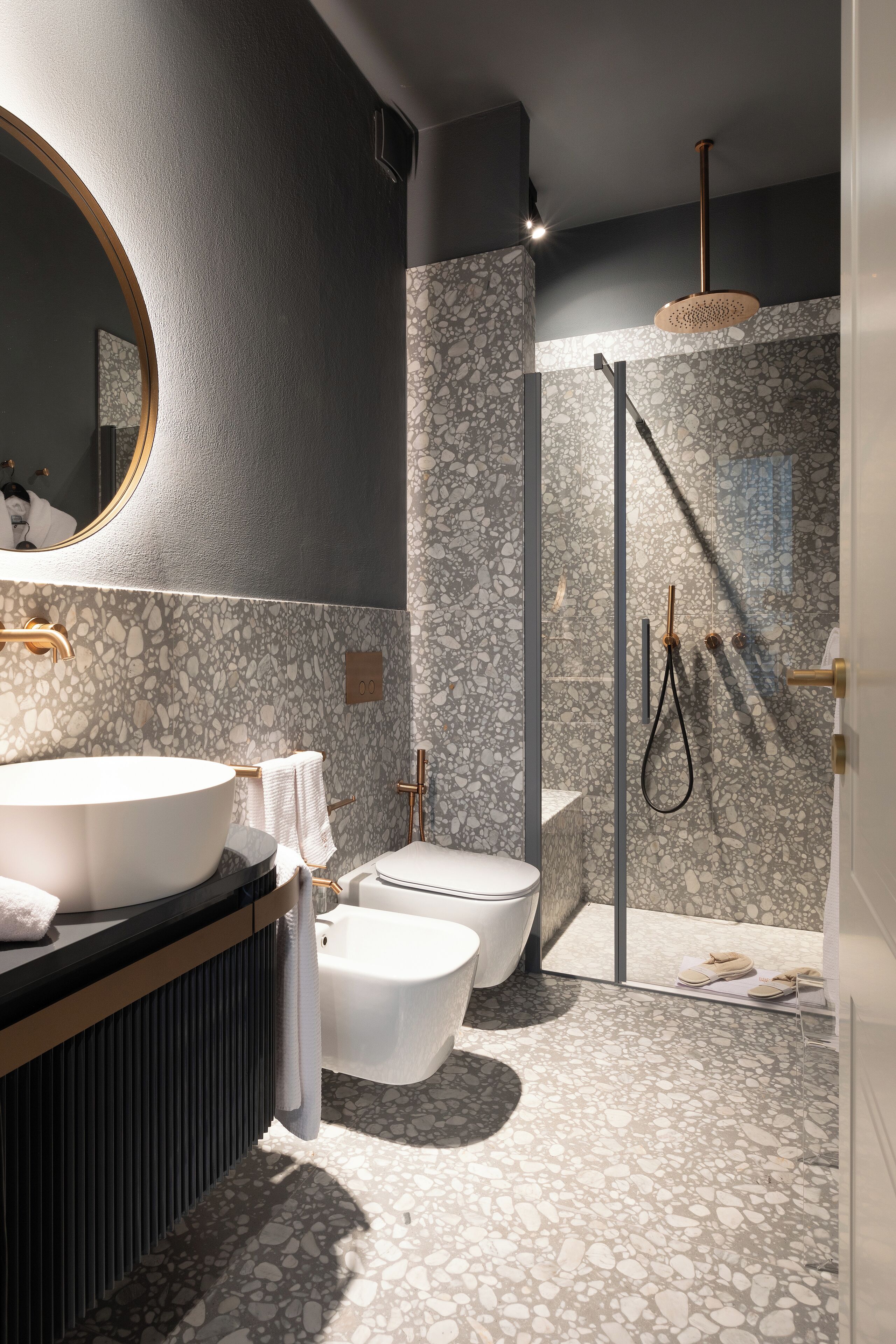 Executive-Zimmer | Badezimmer | Dusche, Regendusche, Designer-Toilettenartikel, Haartrockner