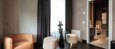 Executive Room | 1 bedroom, premium bedding, down duvets, memory-foam beds