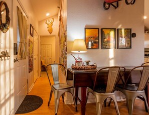 Interior - Sasquatch Lodge B: Cozy retreat in Gatlinburg, TN (Gatlinburg)