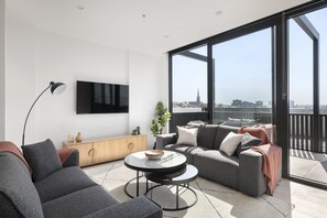 Apartamento, 3 habitaciones | Zona de estar