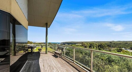 12 Apostles Beach House; with ocean & valley views