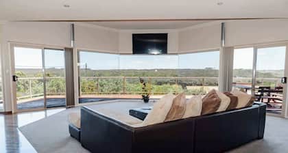 12 Apostles Beach House; with ocean & valley views