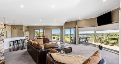 12 Apostles Beach House; with ocean & valley views