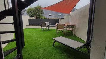 Gîte de Bonneville | Terrace/patio