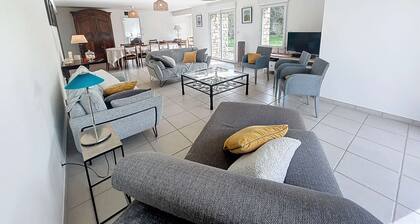 Grande maison prĂšs plage Carolles, 5 chambres, jardin, parking, wifi gratuit â 10 pers.