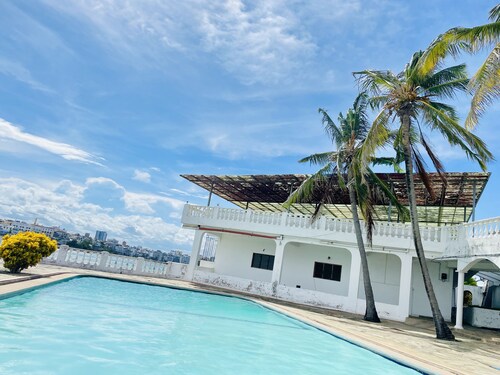 Nyali Casa Beach Bliss. Pet Friendly with nice ocean views