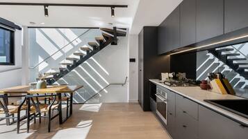 Fridge, microwave, oven, stovetop