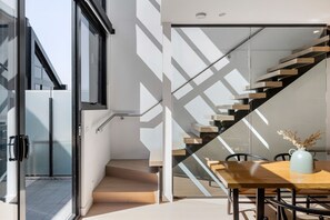 Iron/ironing board, free WiFi - Fitzroy North Apartments by Urban Rest (Clifton Hill)